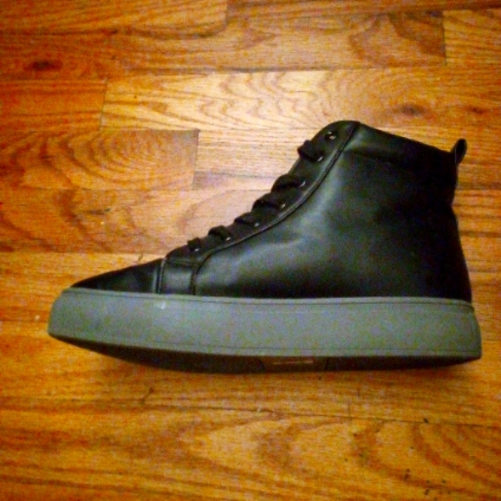Matt & Nat Chunky Hi Top Sneaker w Peel Back Cap W8